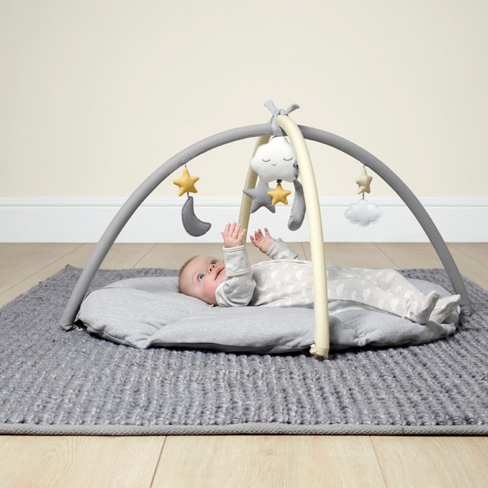 Imagen 1 de Manta de actividades Mamas&Papas con arco de juegos colección Dream upon a cloud Gris / Amarillo