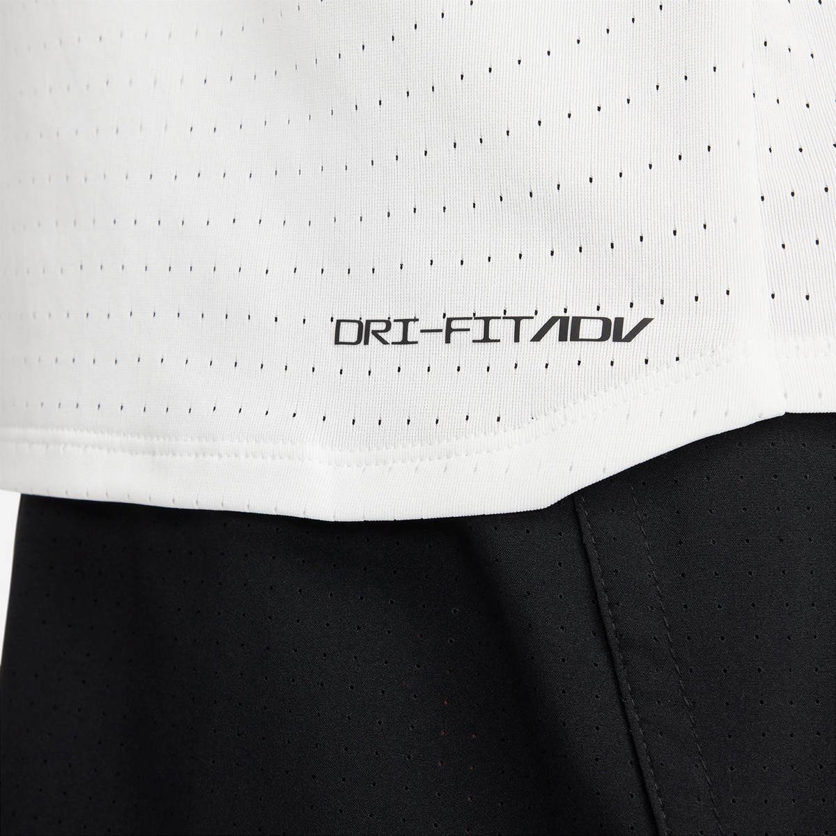 T-shirt AeroSwift Branco-4