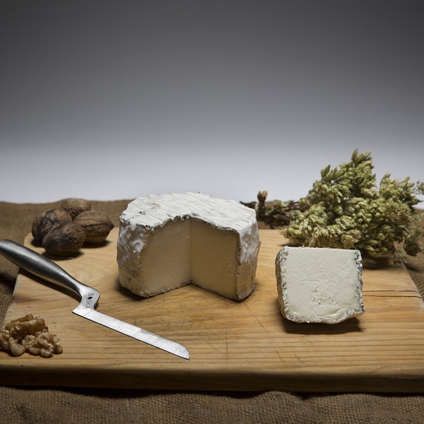 mit Kohle gereifter Rohmilch-Ziegenkäse Stück 200 g