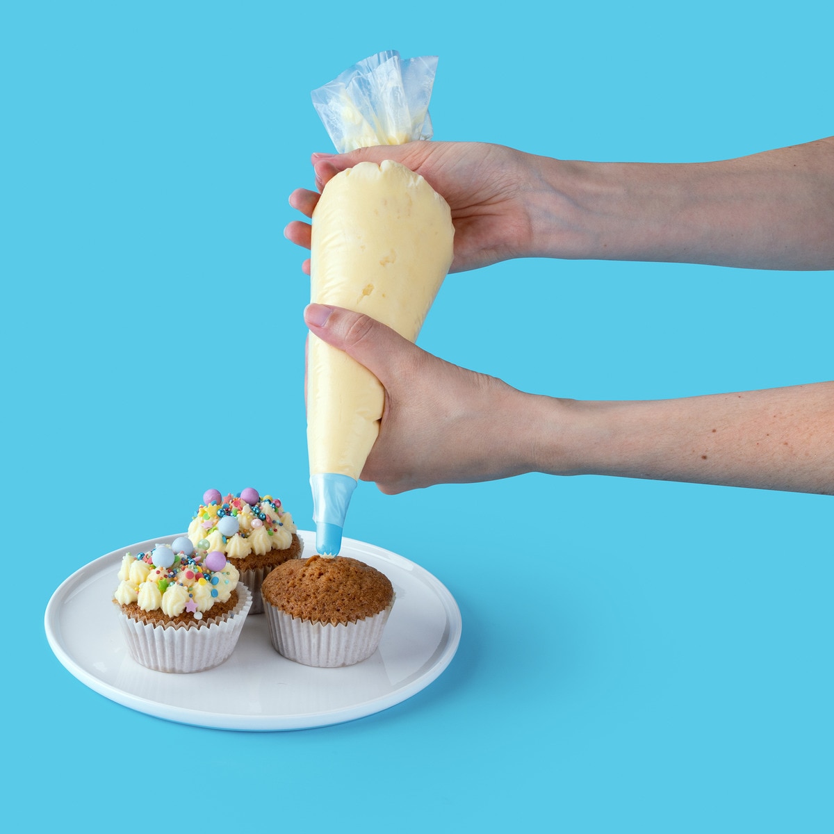 Manga pasterlera con 3 boquillas Tasty Blanco-10