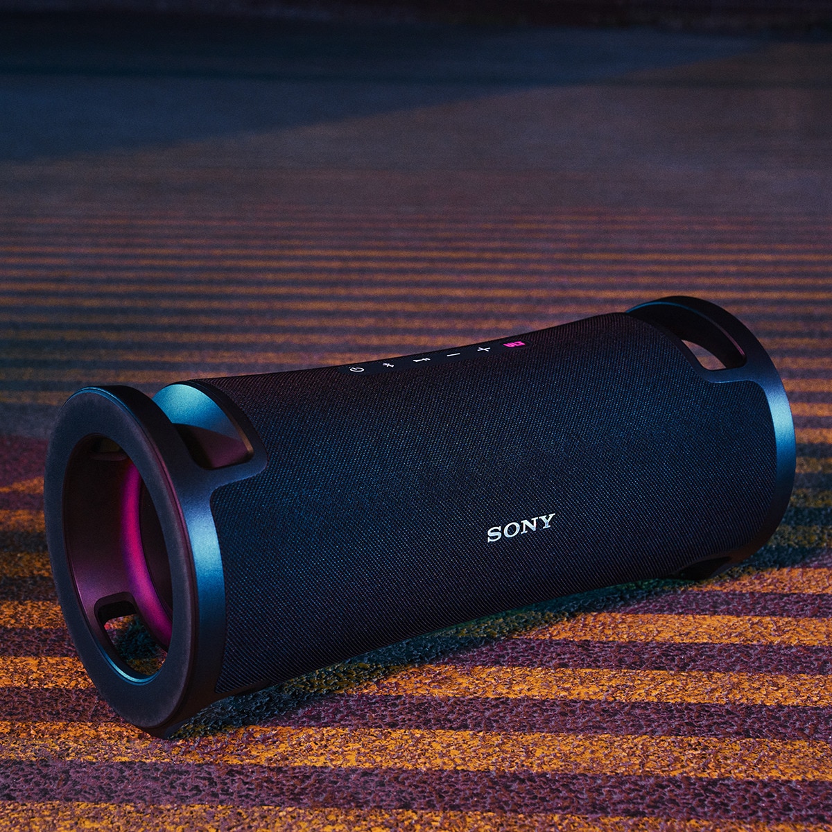 Altavoz portátil Sony ULT FIELD 7 con ULT POWER SOUND, Deep bass, 30h batería, IP67, resistente al agua, iluminación, micrófono, audio-in, negro Negro-11