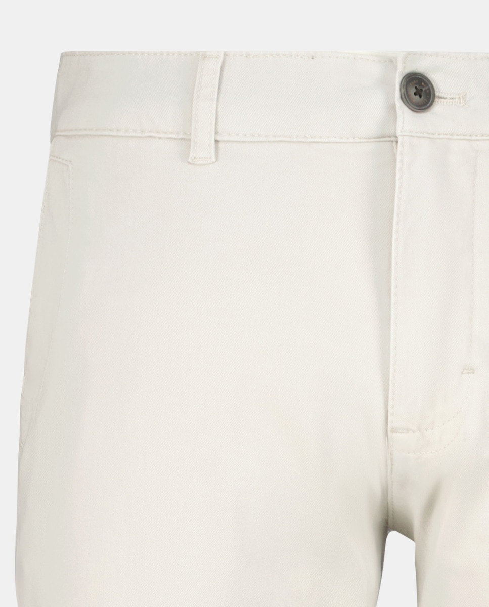 Calças Slim Bi-Stretch Multibolsos em Algodão - Cor de Terra Branco-5