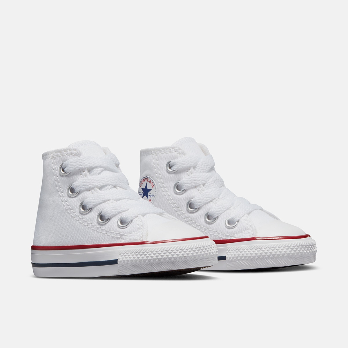 Niños con zapatillas converse sale