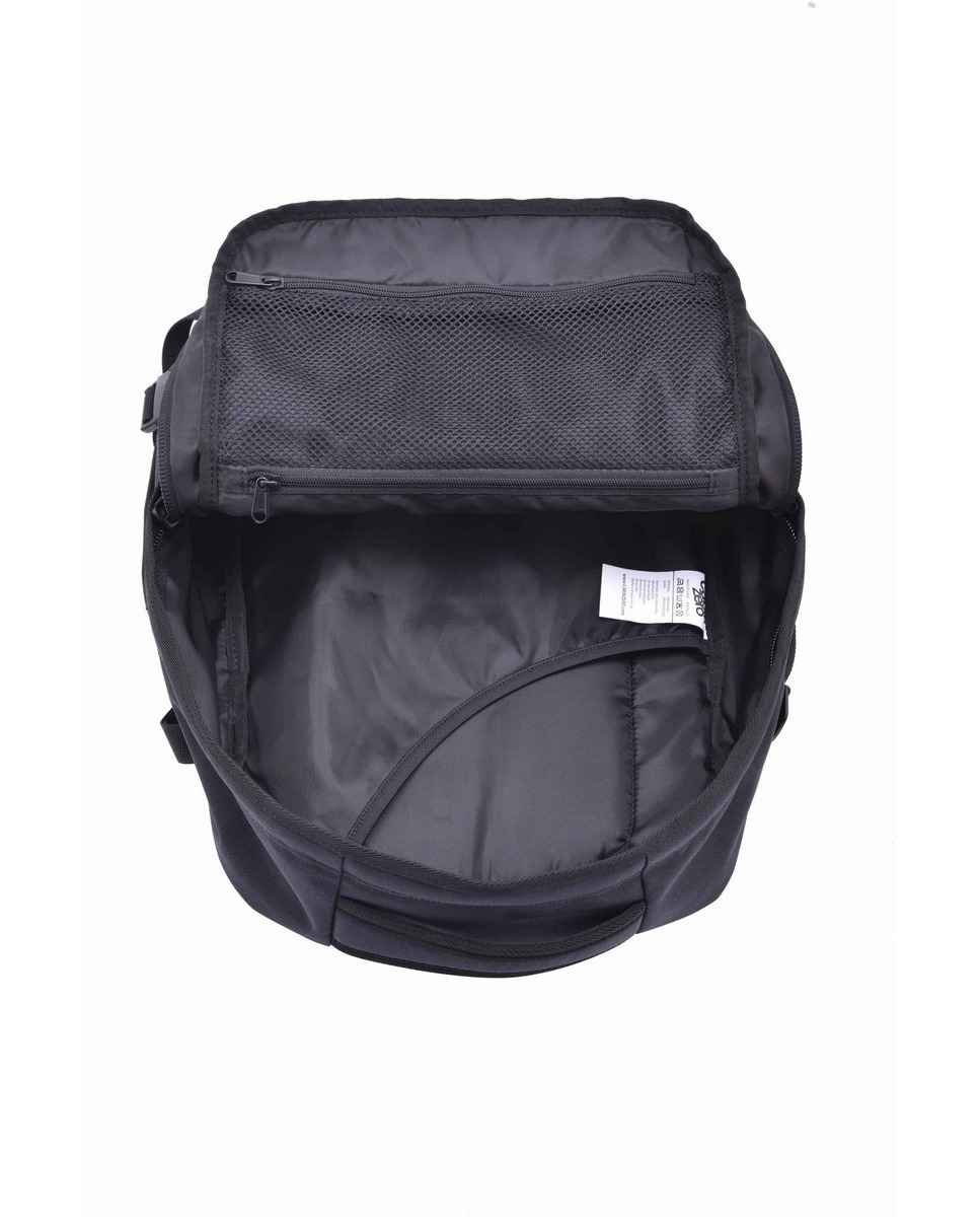 Mochila CabinZero MILITARY 28L em ABSOLUTE BLACK · CabinZero · El
