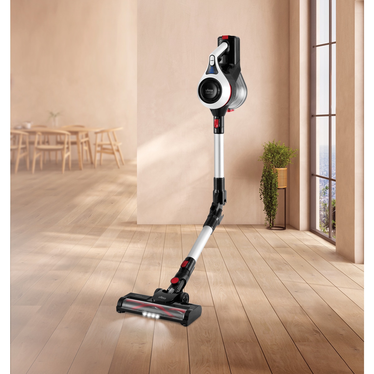 Aspirador de escoba Ufesa U3 Flex con cepillo motorizado con luz 7