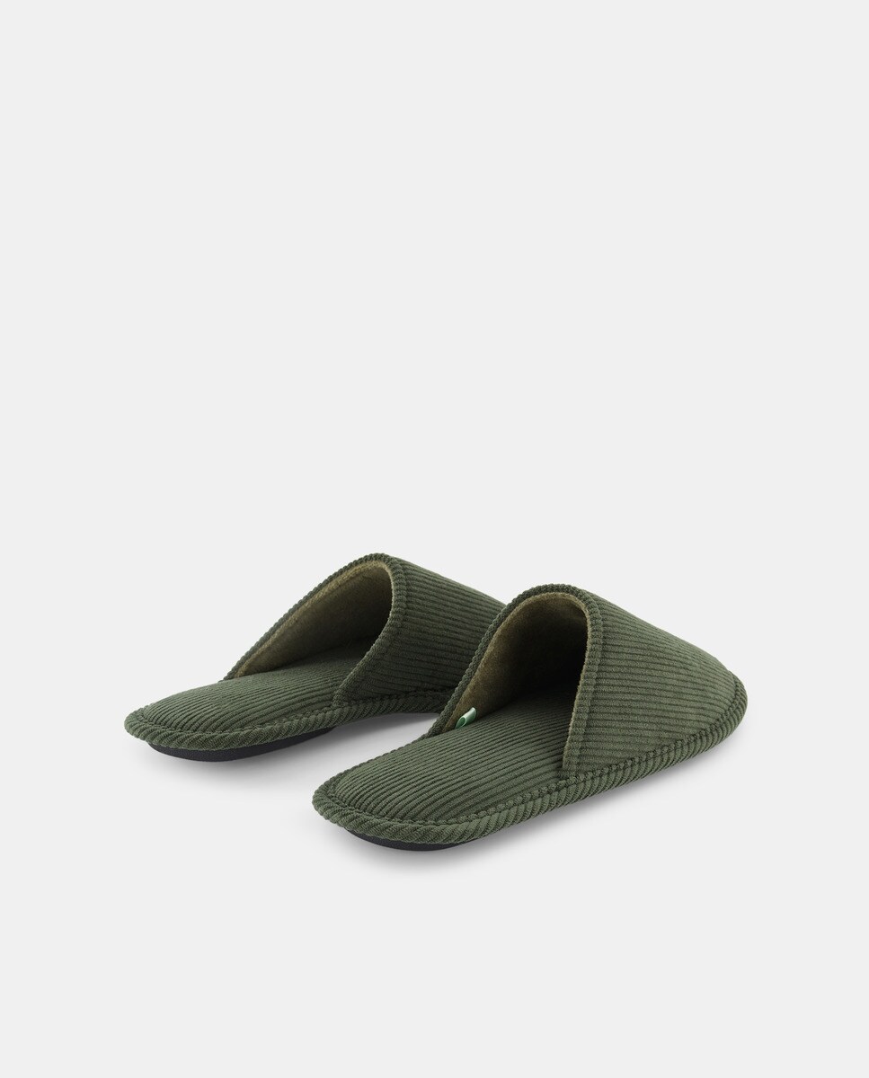 Zapatilla casa abierta pana con piso de goma Verde-3