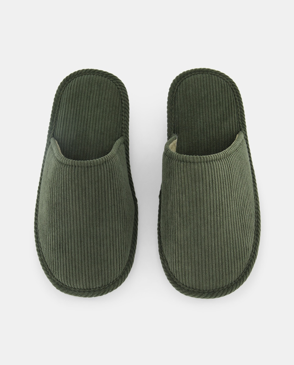 Zapatilla casa abierta pana con piso de goma Verde-4