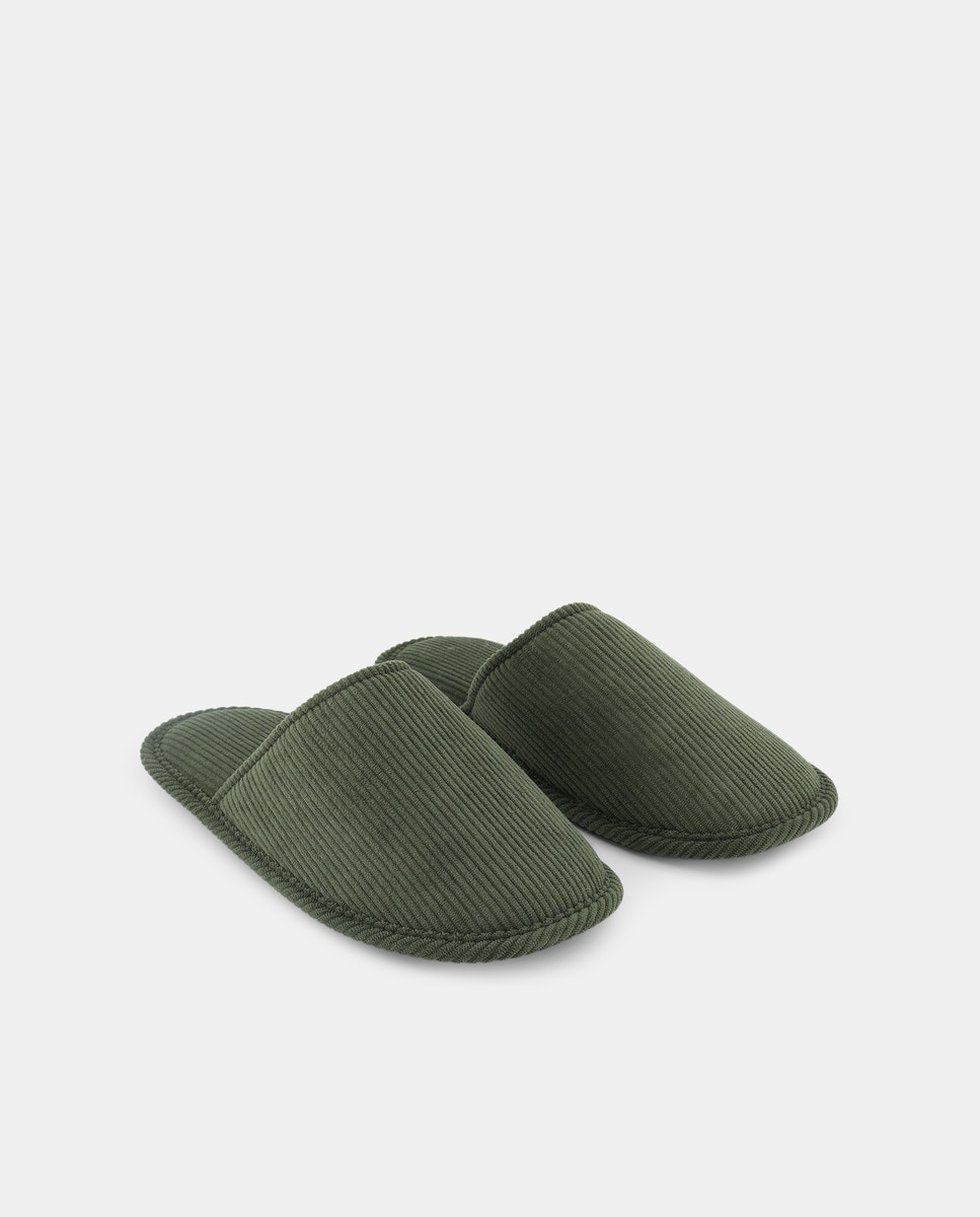 Zapatilla casa abierta pana con piso de goma Verde-2