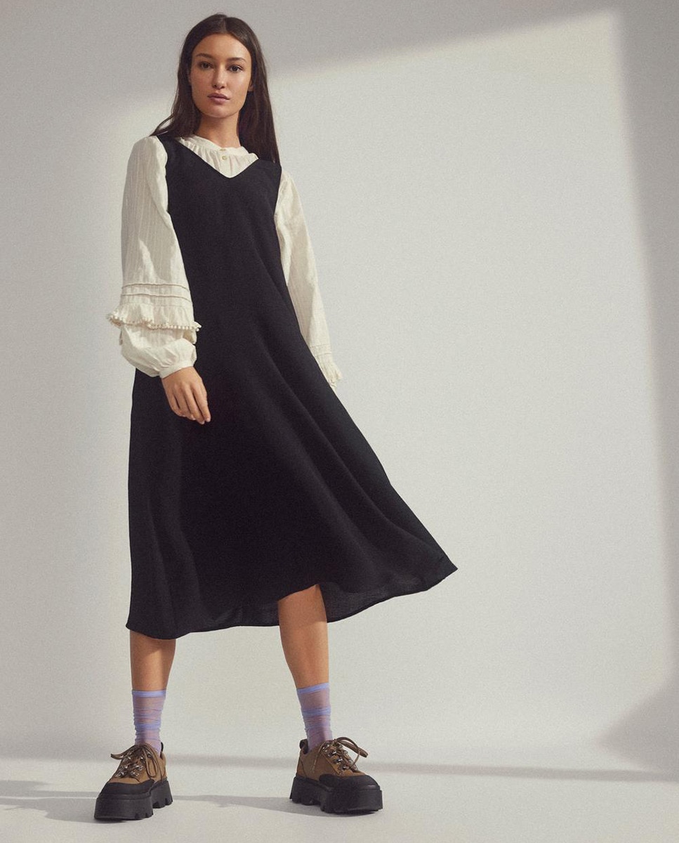 Vestido Midi Fluido com Alças Preto-5