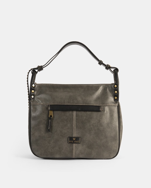 Imagen 0 de Bolso de hombro efecto desgastado con detalle de tachas, cierre de cremallera y asa larga regulable