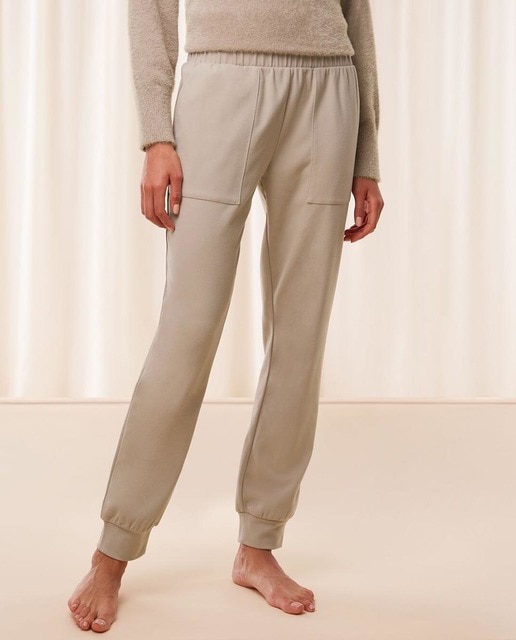 Imagen 0 de Pantalón recto con forma tipo jogger con tejido cálido infusionado con R Vital Multivitamin