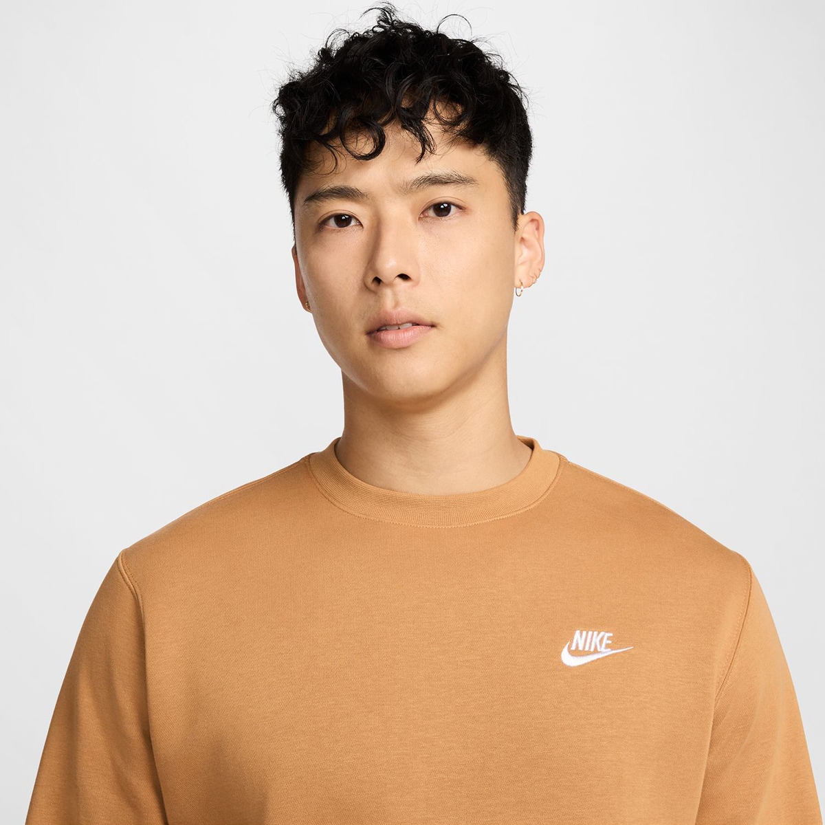 Sweatshirt de homem Sportswear Club Fleece Nike Argila-3