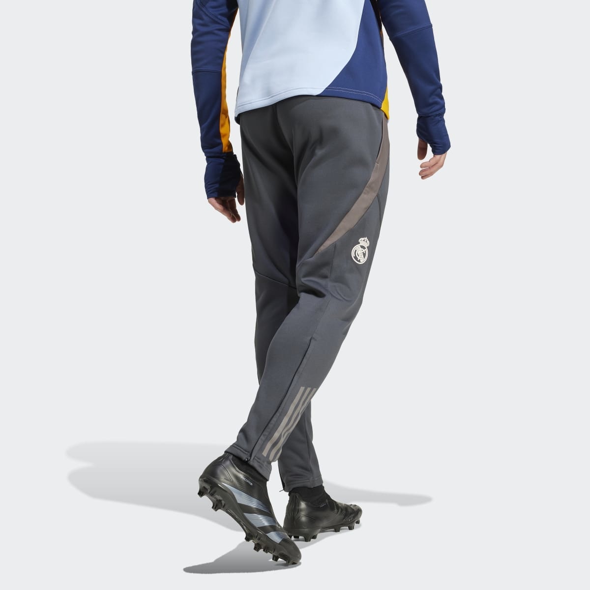 Calças de Homem Real Madrid Winterized Cinzento-2