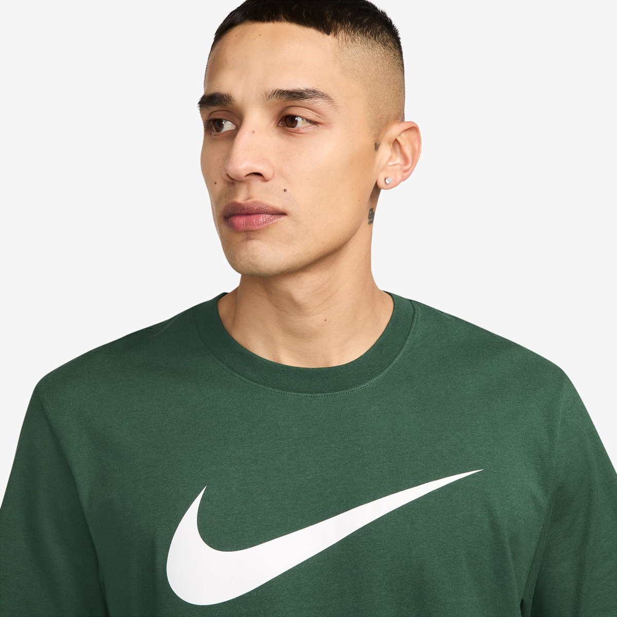 T-shirt de homem Sportswear Swoosh Nike Verde-3