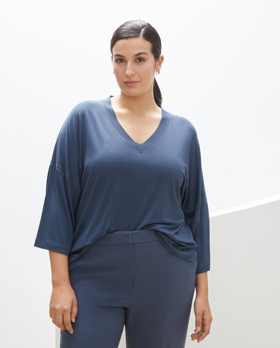 Camisola com Decote em Bico e Detalhe Azul-2