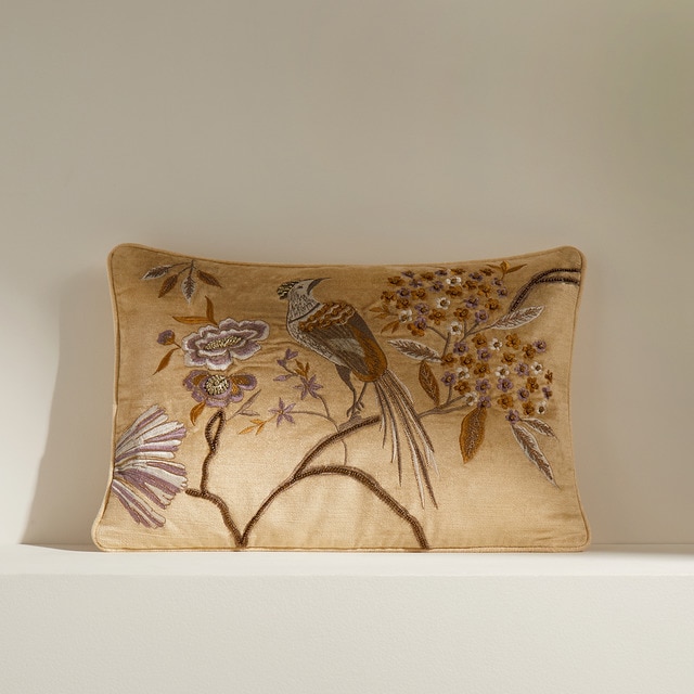 Imagem 0 de Almofada Decorativa Retangular Bordada Yvore