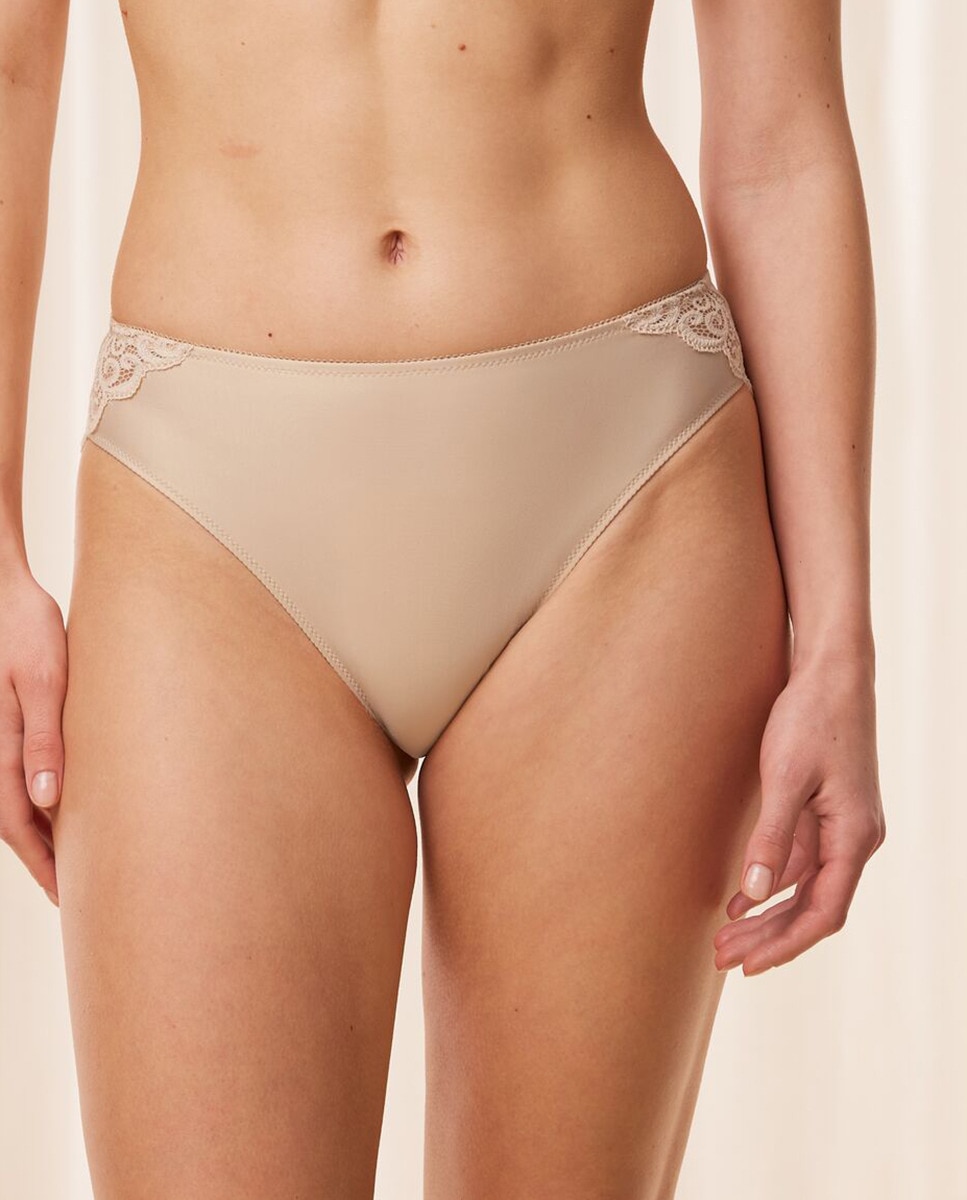Cueca de Renda de Microfibra Bege-1