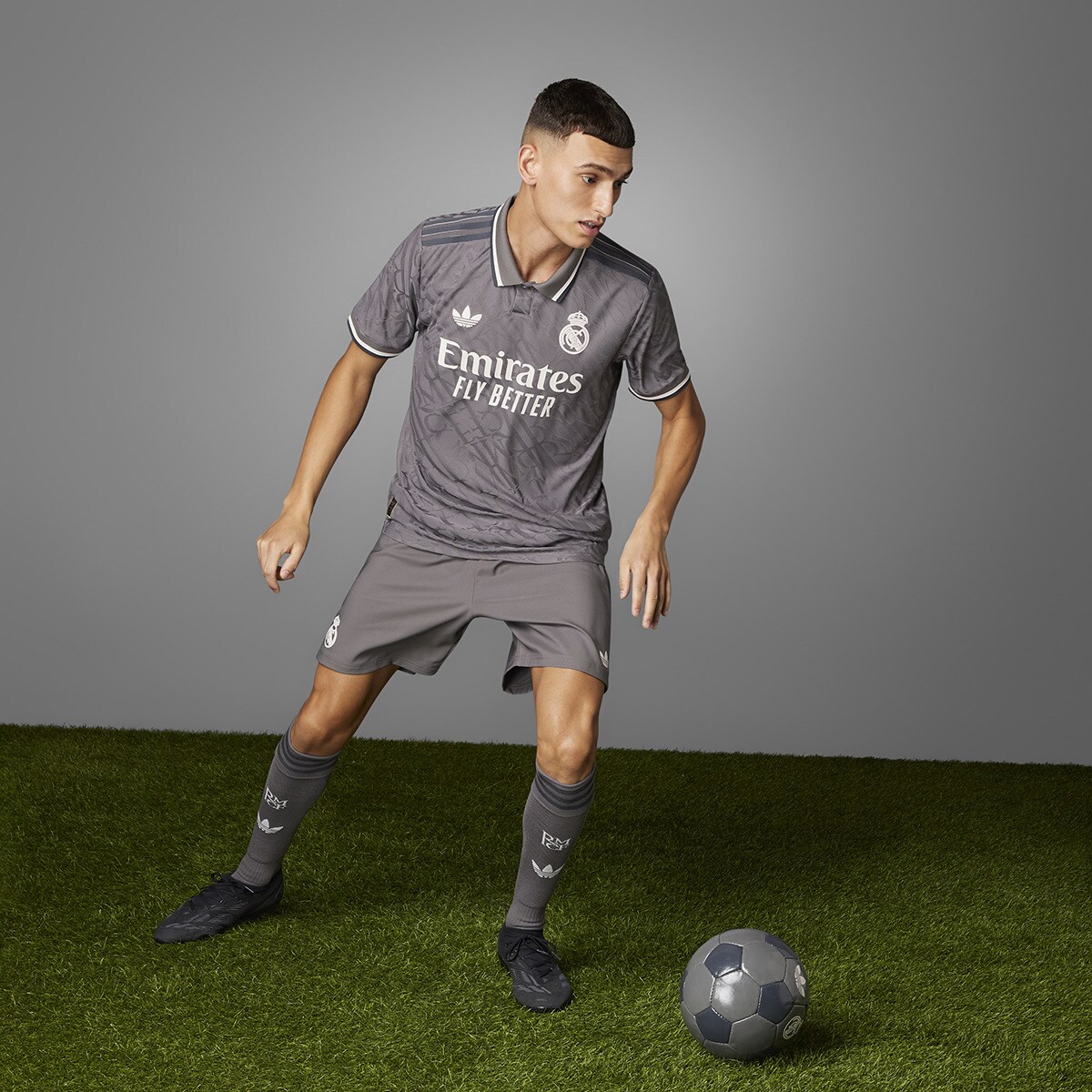 T-shirt de Homem 3.º Equipamento Real Madrid 24/25 Cinzento-11