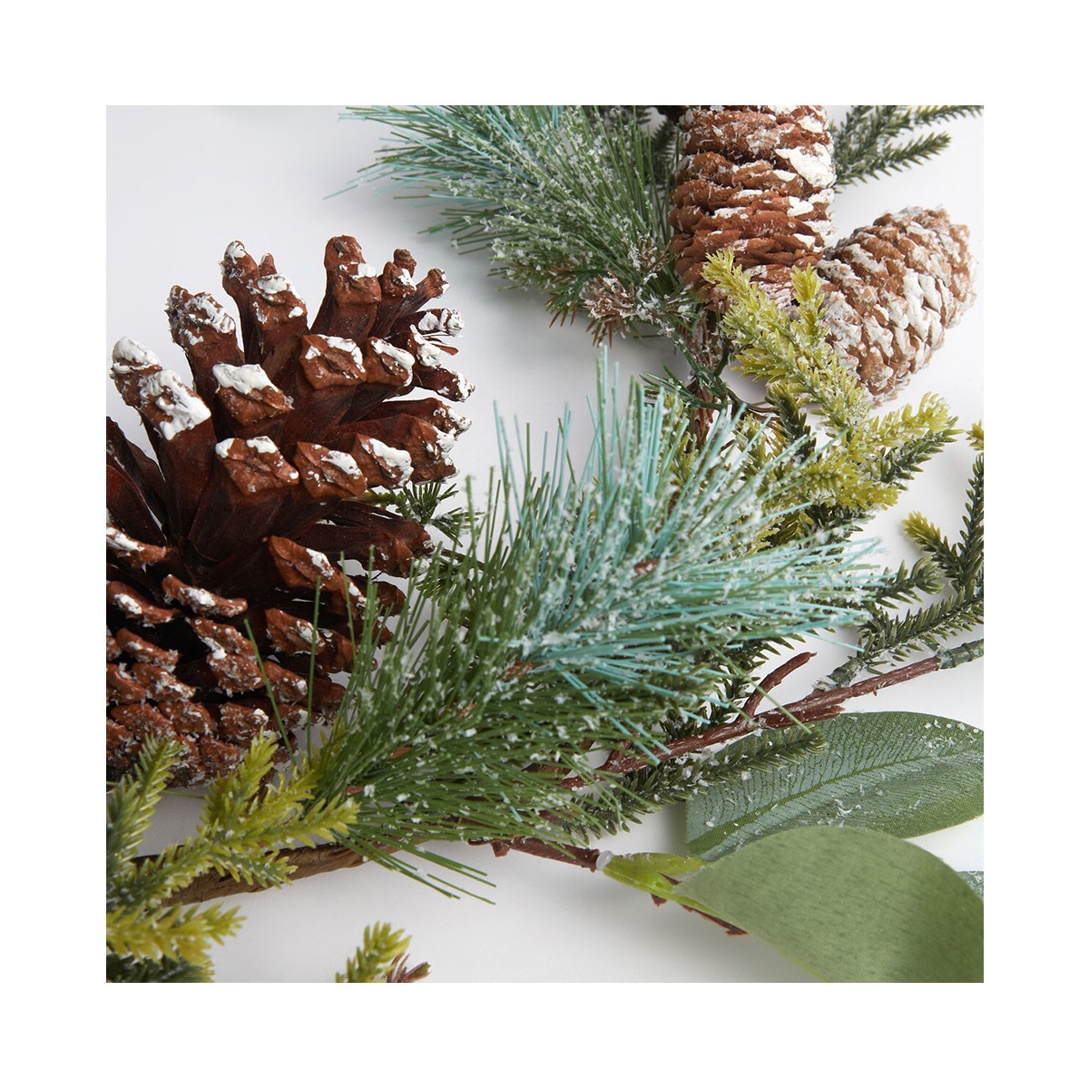 Grinalda Pinha Baga com Neve Verde-5