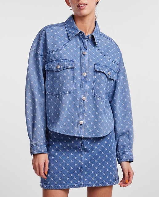 Imagen 0 de Camisa vaquera estampada de mujer