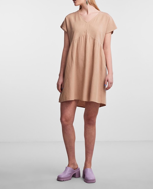 Imagen 0 de Vestido corto con escote V