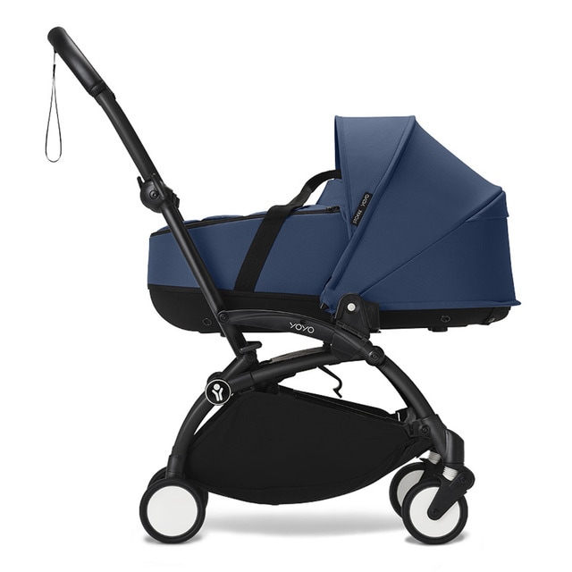 Imagem 0 de Carrinho de passeio Stokke® YOYO³ com chassis preto e alcofa azul-marinho