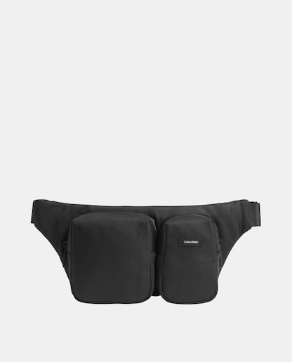 Imagen 0 de Bandolera de material reciclado en negro con cremallera