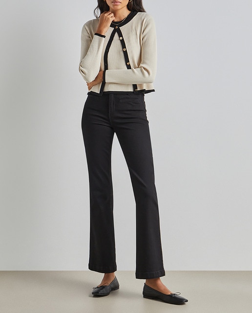 Imagen 0 de Pantalón denim bootcut tiro medio regular de mujer