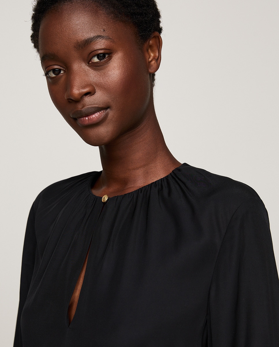 Vestido fluido com cinto Preto-4