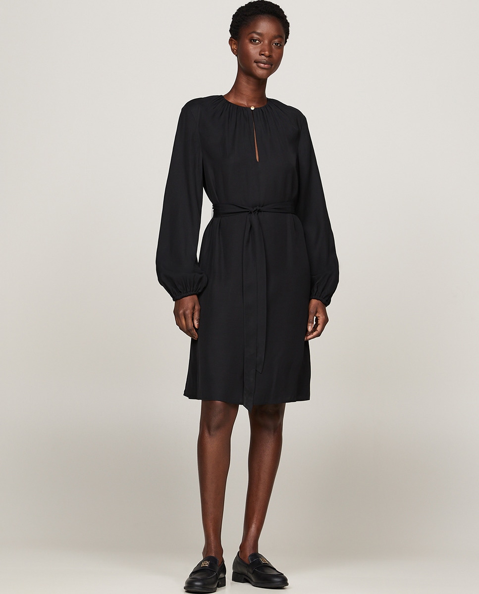 Vestido fluido com cinto Preto-1