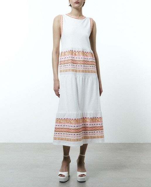 Imagen 0 de Vestido bordado flúor