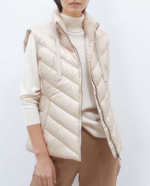 Imagen 0 de Chaleco acolchado de mujer con detalle joya