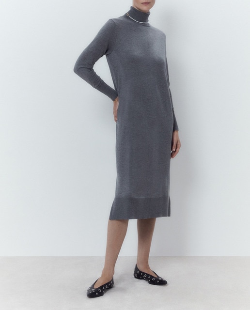 Imagen 0 de Vestido en tricot cuello vuelto