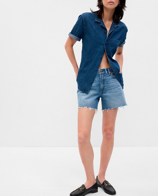 Imagen 0 de Shorts de mujer en mezclilla de tiro bajo