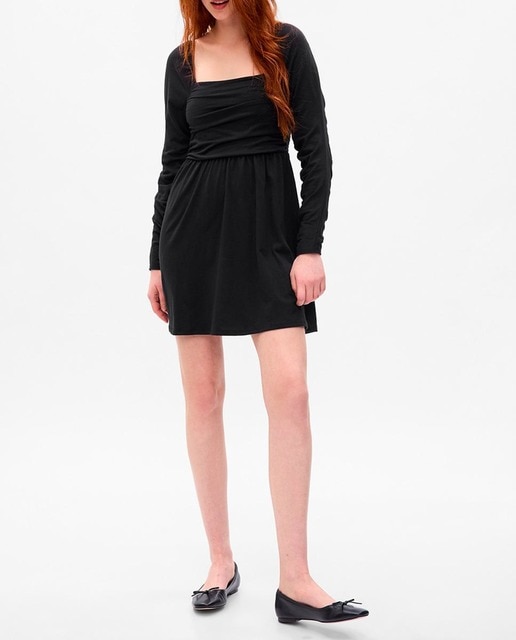 Imagen 0 de Vestido corto manga larga