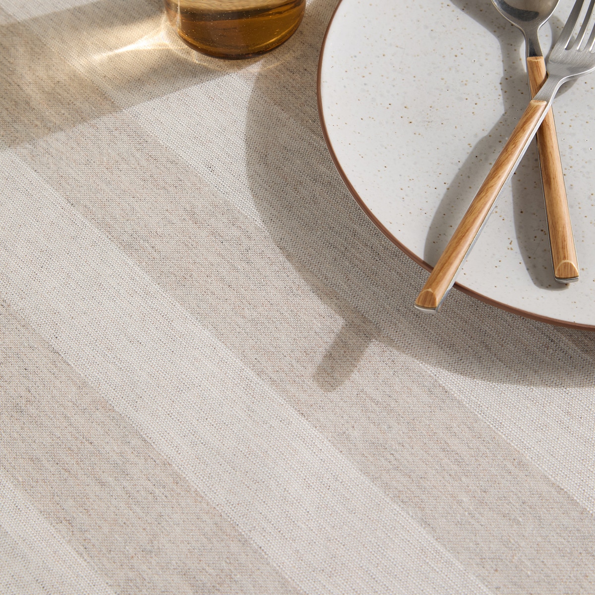 Toalha de Mesa Antimanchas com Risca Larga Resinada Bege-2