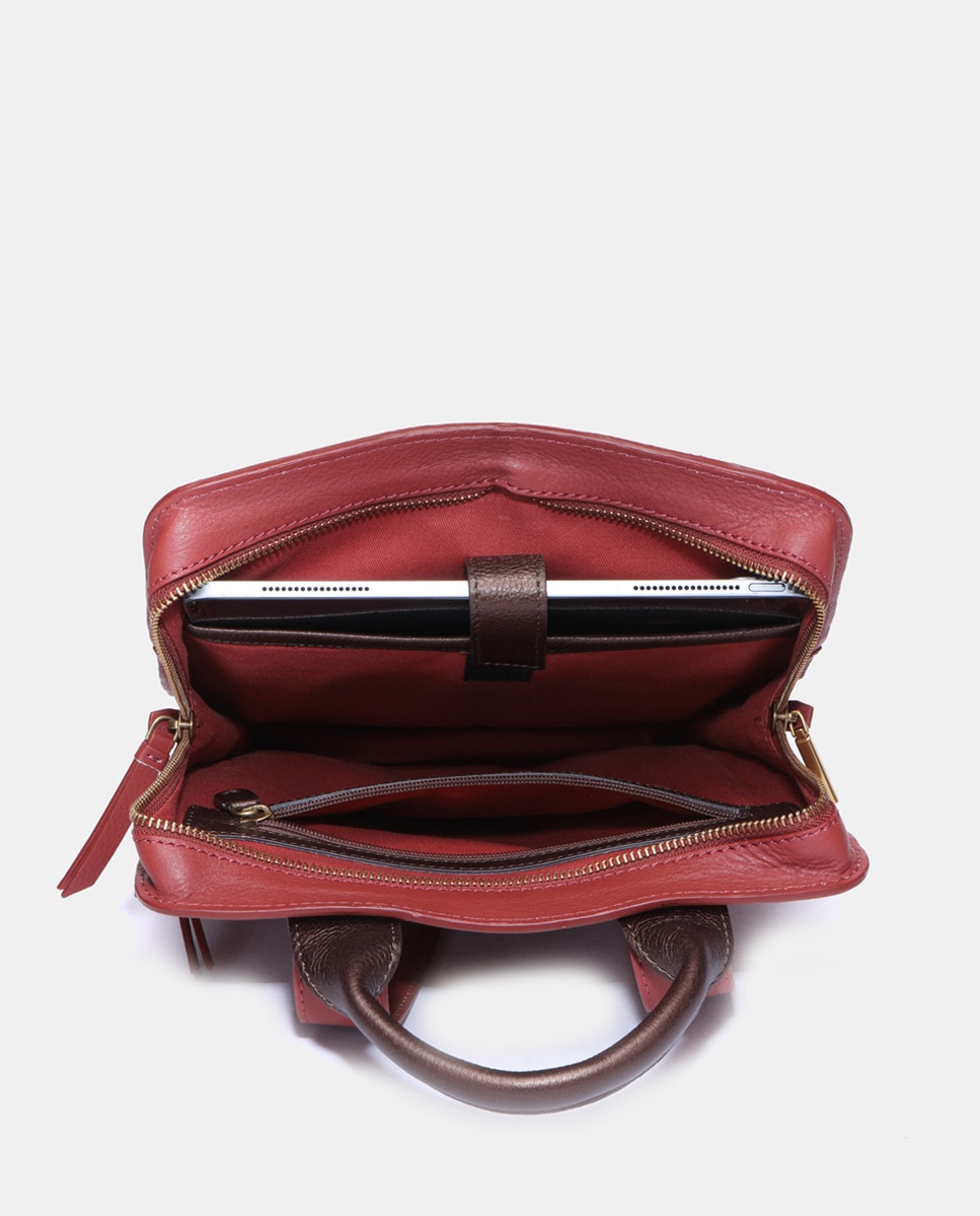 Mochila em Pele com Detalhes Dourados e Fecho de Correr Terracota-6