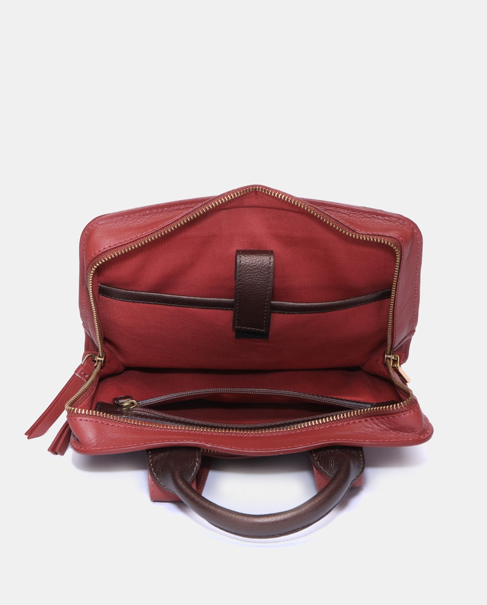 Mochila em Pele com Detalhes Dourados e Fecho de Correr Terracota-5