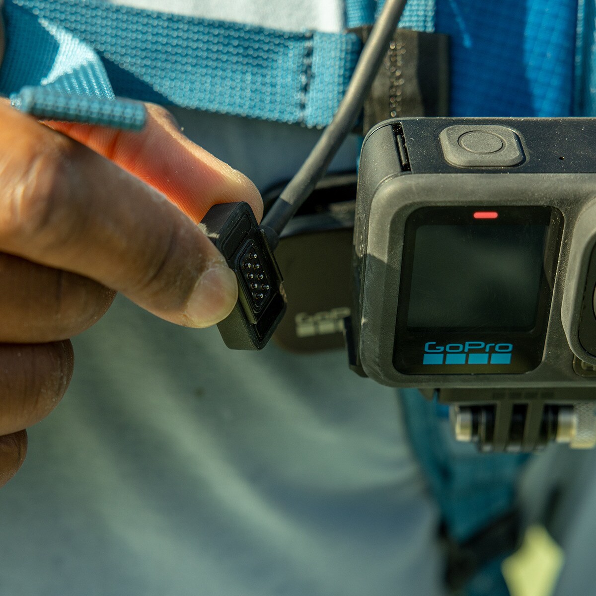 Kit de cable de alimentación y puerta magnética GoPro Contacto 6
