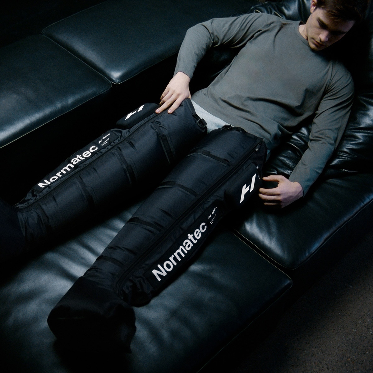 Sistema de Pressoterapia Normatec Premier - Comprido Preto-6
