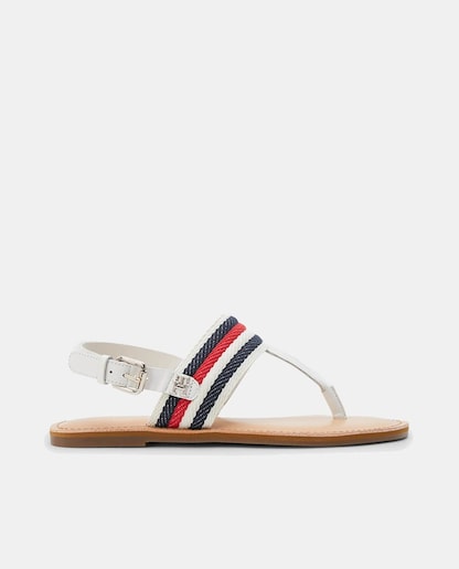 Imagen 0 de Sandalias planas de mujer con tiras en forma de T y cierre de hebilla