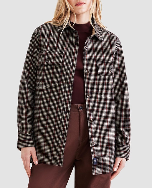 Imagen 0 de Sobre camisa de mujer de entretiempo