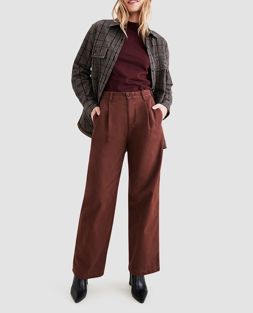 Imagen 0 de Pantalón chino de mujer con cintura alta, pierna ancha y pinzas.