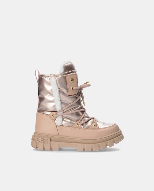 Imagem 0 de Botas de Atacadores com Sola com Pitões