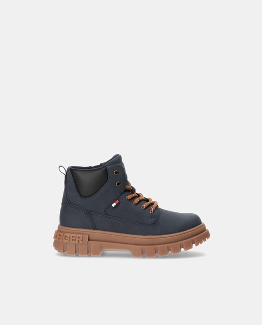 Imagem 0 de Botas de Atacadores com Sola com Pitões
