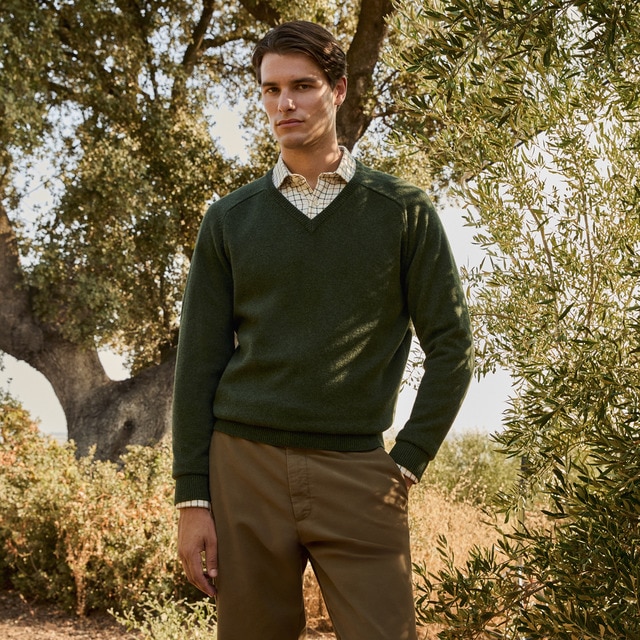 Imagem 0 de Camisola de Malha Lambswool de Homem com Decote em Bico