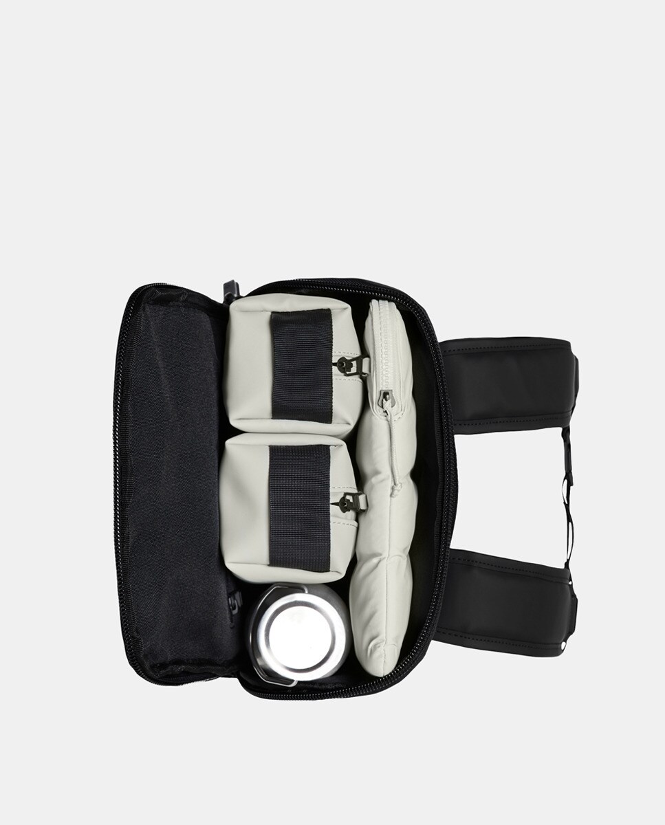 Mochila Impermeável com Bolsos à Frente Trail Cargo Backpack Preto-3