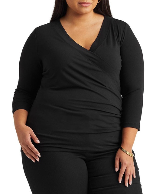 Imagen 0 de Camiseta de mujer talla grande cruzada con manga tres cuartos