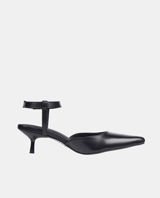 Imagen 0 de Zapatos destalonados de tacón estilo kitten con insignia en dorado de Tommy Hilfiger