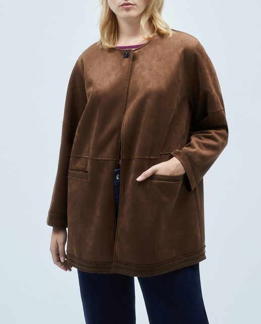 Imagen 0 de Chaqueta mujer de antelina con detalles bordados